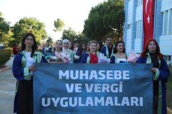 Meslek Yüksekokulumuzda Mezuniyet Coşkusu Yaşandı